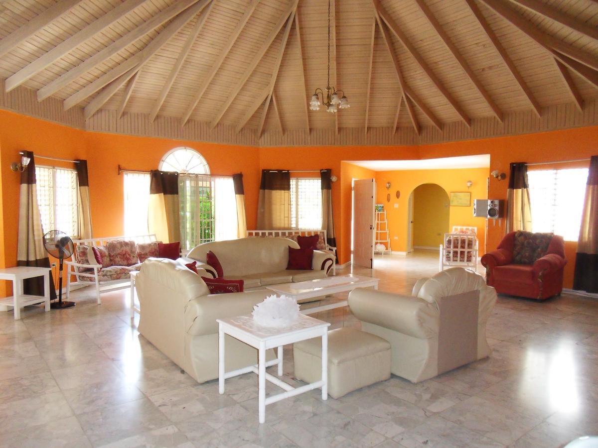 Whistling Villa Runaway Bay Exterior foto